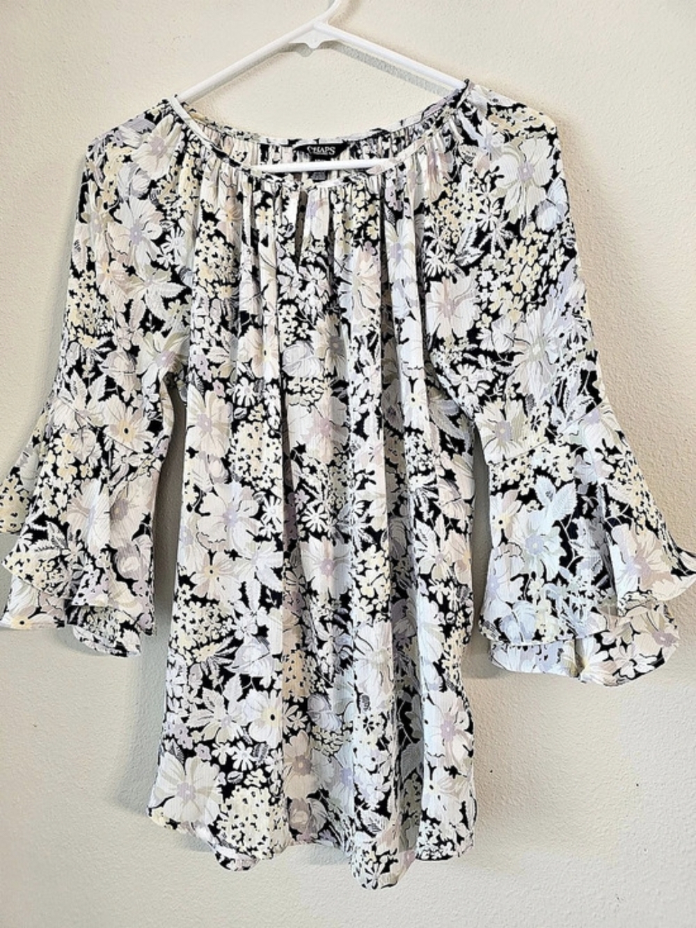 Chaps Floral Blouse in Black & Pink Size Small Like New